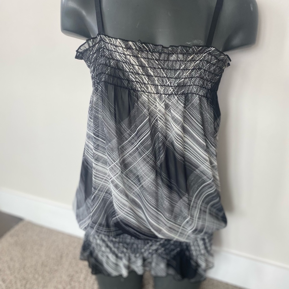 🌞 Sale 3 for $15 Olga Gray and White Smocked/ top, woman’s size S